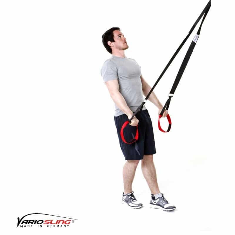 Sling-Trainer-Armübungen-Swim Pull mit versetzten Füßen-02