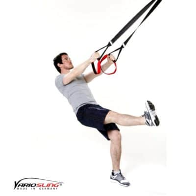 Sling-Trainer Übung – Einbeinige Kniebeuge mit Kick