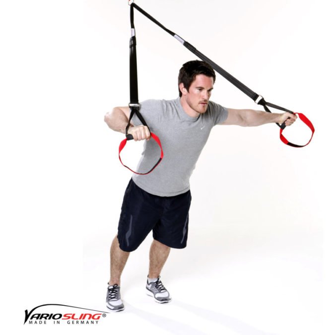 Sling-Trainer Brustübung – Chest Press gestreckt eine Hand Fly
