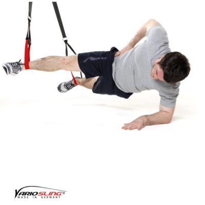 Sling-Trainer Übung – Sidestaby mit Beine spreizen