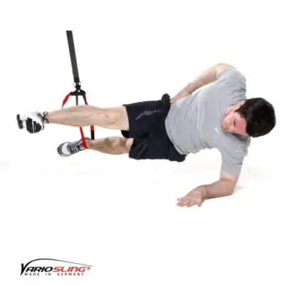 Sling-Trainer Bauchübung – Sidestaby einbeinig, oberes Bein strecken